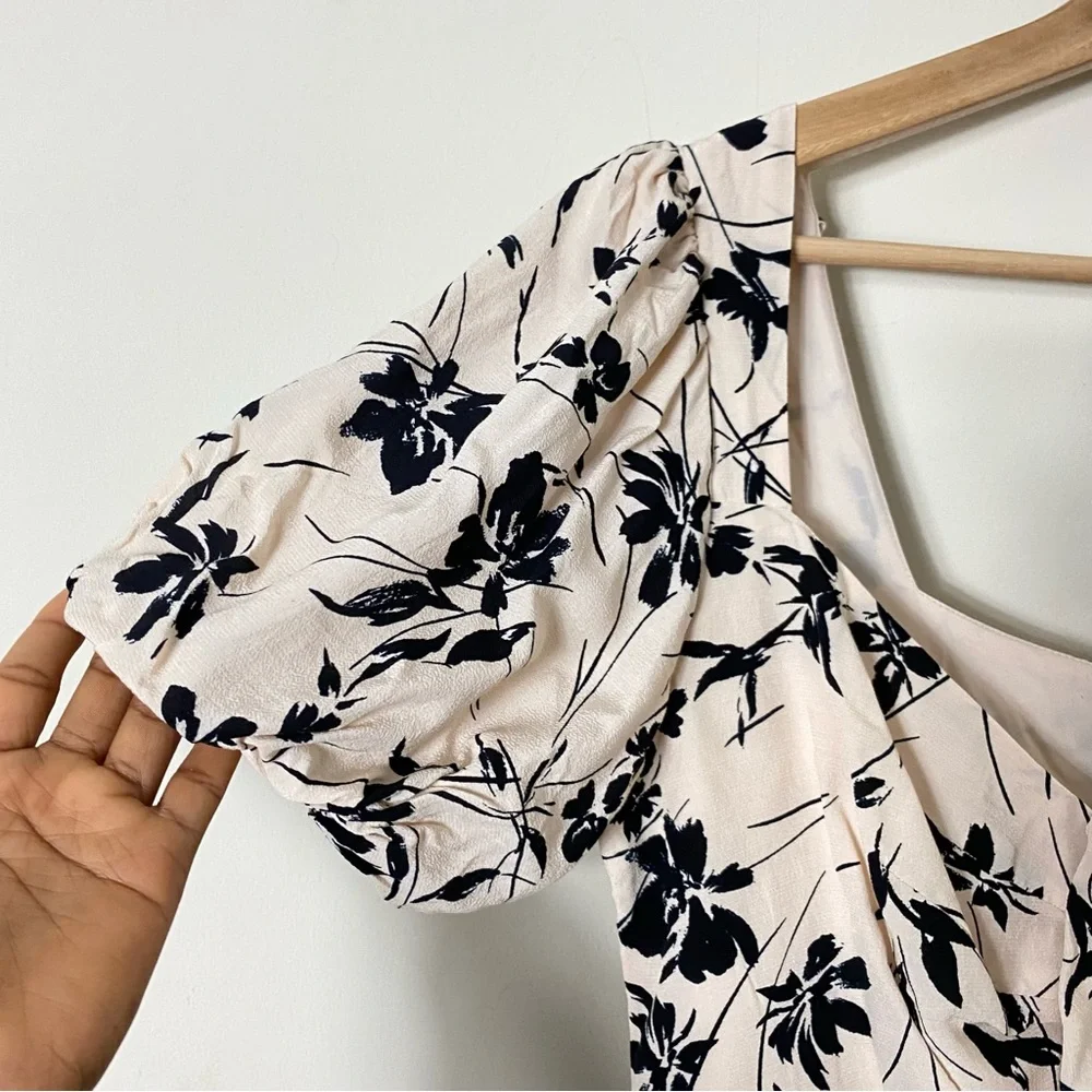 ASTR Siyah Floral Puff Sleeve Bubble Hem Dress Black Cream - S